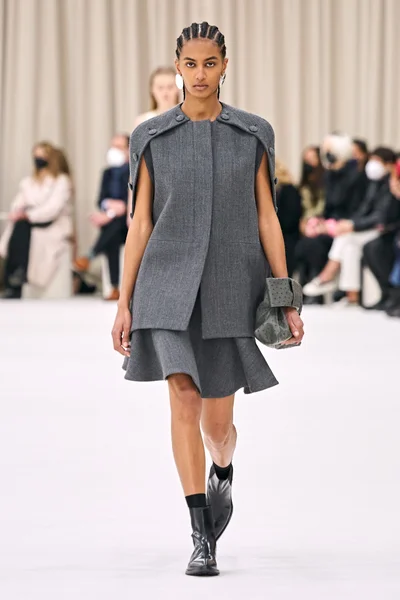 Look 8